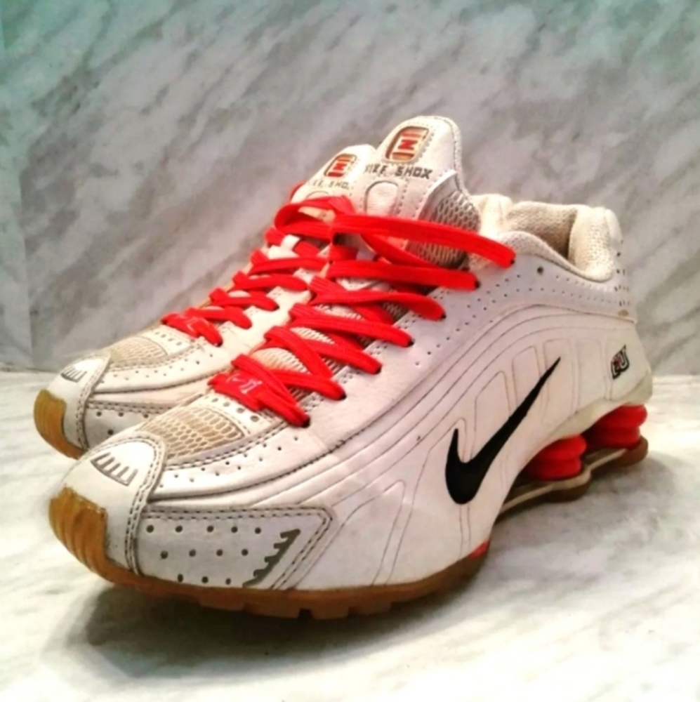 Nike Shox R4 Running Training White Red Black womens Size 6.5 Rare sneakers